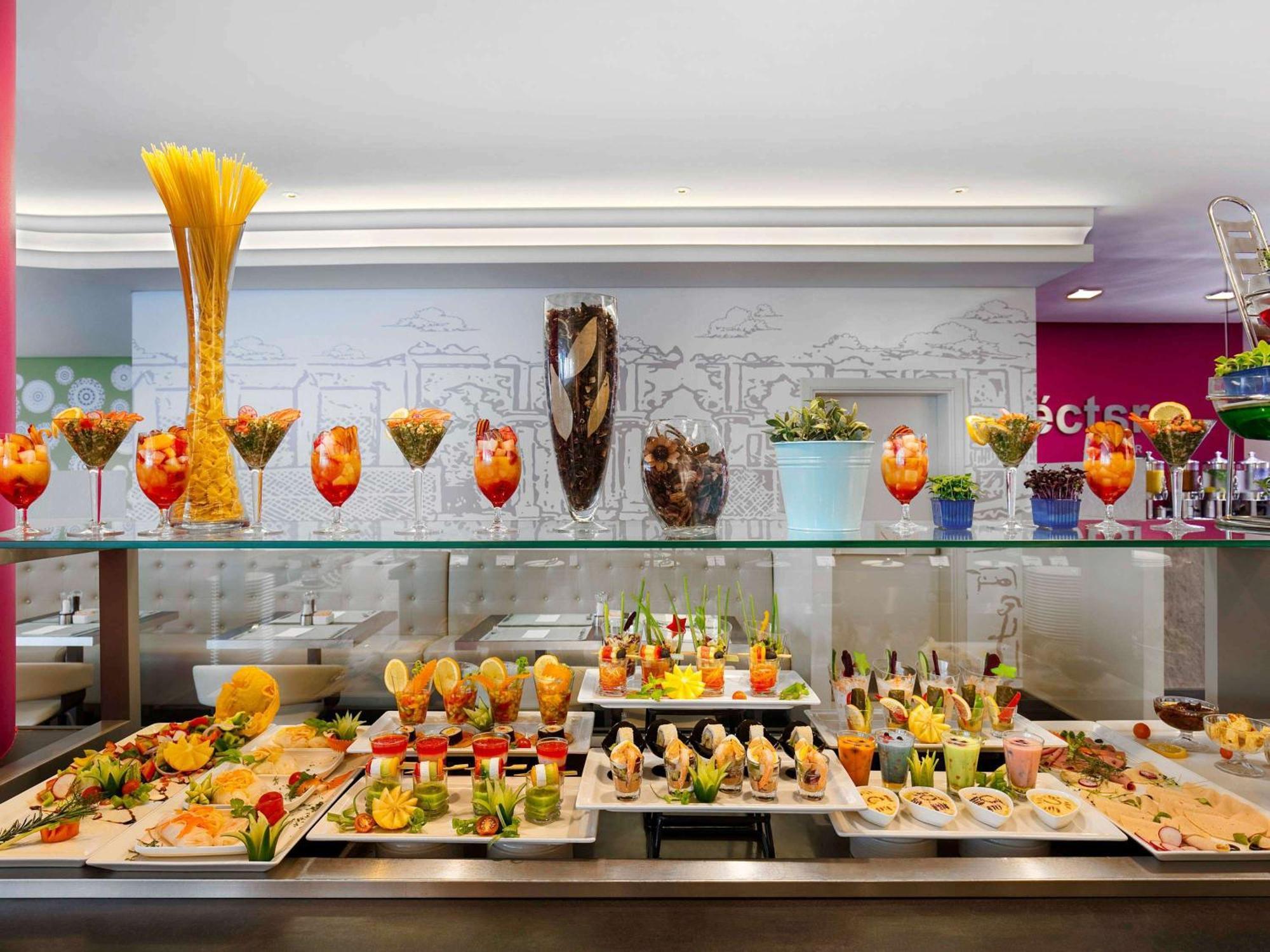 Ibis Styles - إبيس ستايلز الشارقه فندق
